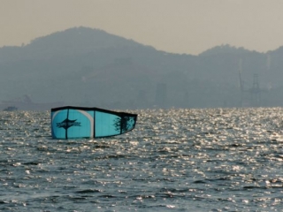 Cometa caida sobre el mar